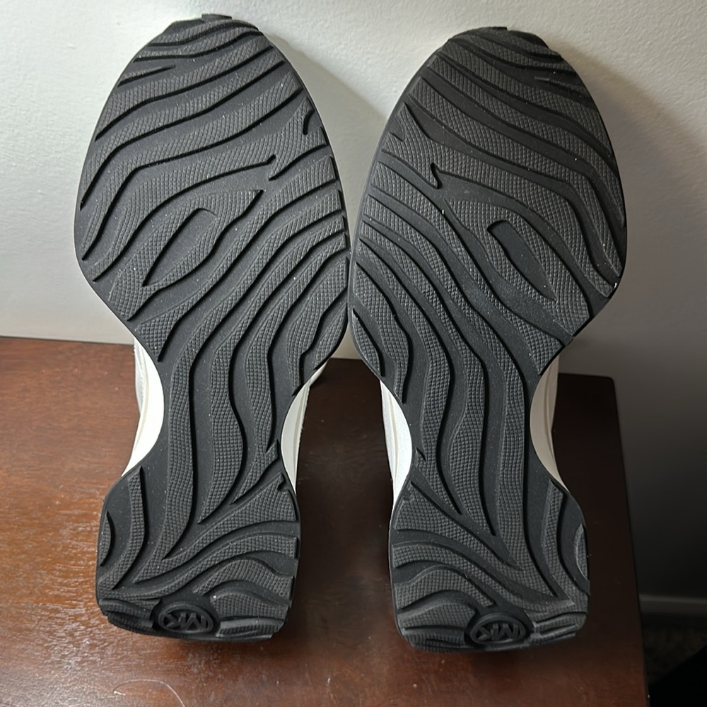Sneaker ๐ - Picture 5 of 8